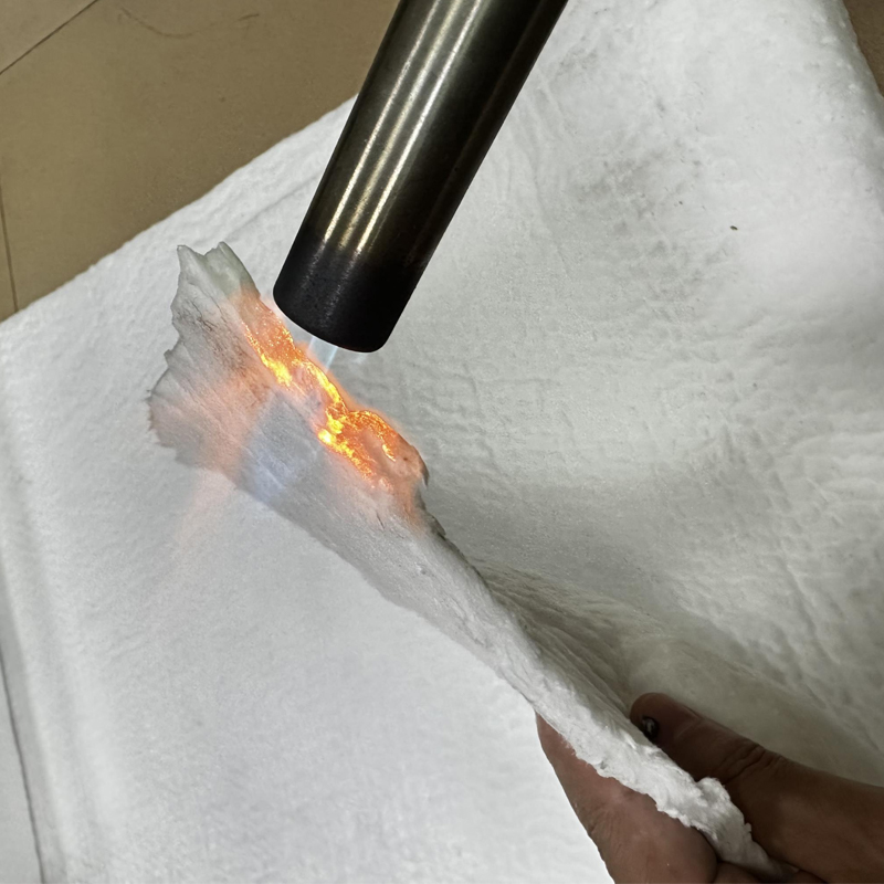 Selimut Gentian Seramik Silikon Tahan Api